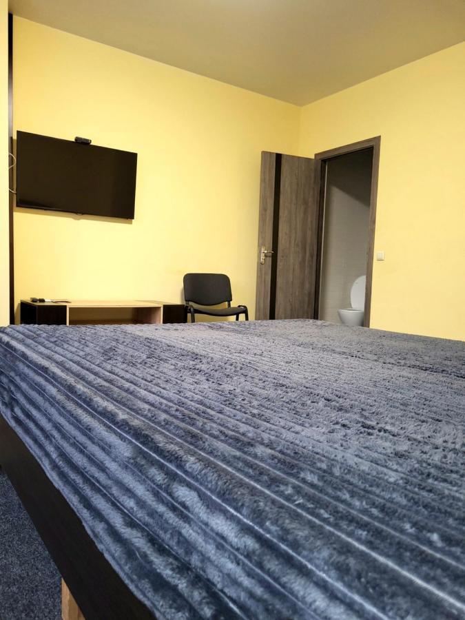 Амстердам Hotel Khmel'nyts'kyy Exterior photo
